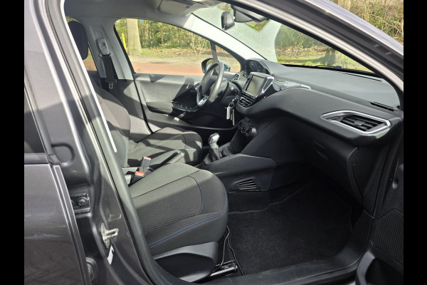 Peugeot 208 1.2 83PK Signature | 2E EIGENAAR | 12MND GARANTIE | NW DIST RIEM | NAVI |