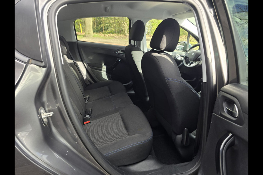 Peugeot 208 1.2 83PK Signature | 2E EIGENAAR | 12MND GARANTIE | NW DIST RIEM | NAVI |