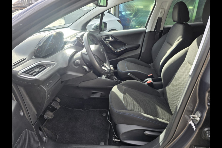 Peugeot 208 1.2 83PK Signature | 2E EIGENAAR | 12MND GARANTIE | NW DIST RIEM | NAVI |
