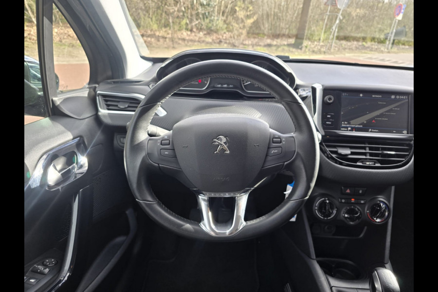 Peugeot 208 1.2 83PK Signature | 2E EIGENAAR | 12MND GARANTIE | NW DIST RIEM | NAVI |