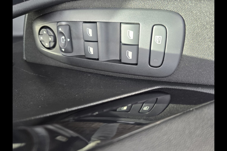 Peugeot 208 1.2 83PK Signature | 2E EIGENAAR | 12MND GARANTIE | NW DIST RIEM | NAVI |