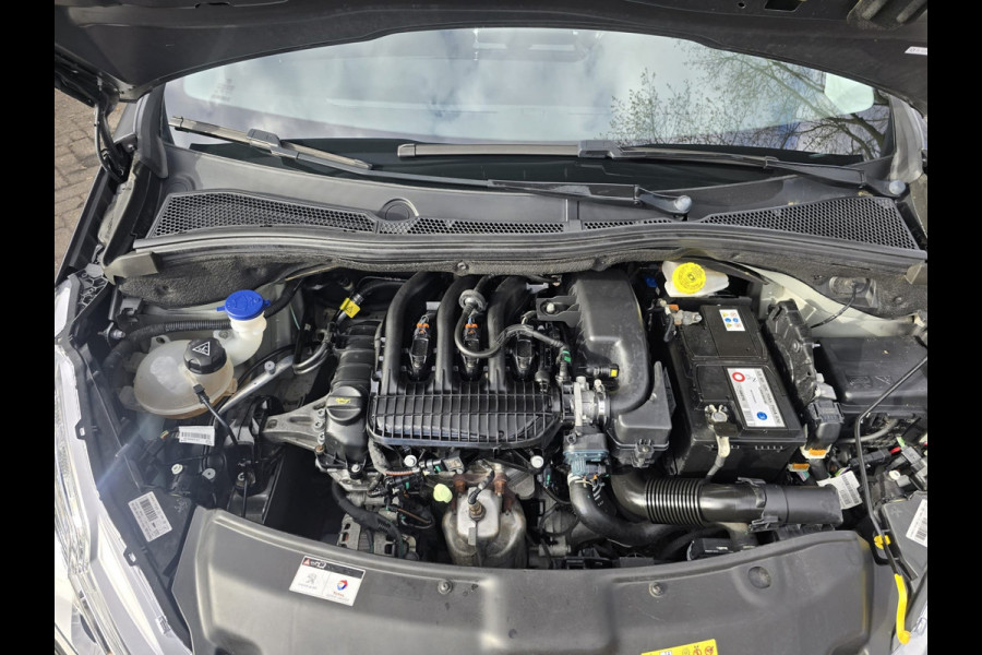 Peugeot 208 1.2 83PK Signature | 2E EIGENAAR | 12MND GARANTIE | NW DIST RIEM | NAVI |