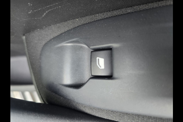 Peugeot 208 1.2 83PK Signature | 2E EIGENAAR | 12MND GARANTIE | NW DIST RIEM | NAVI |