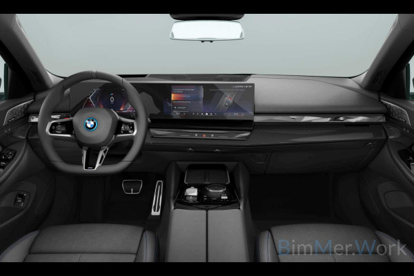 BMW 5 Serie Touring 550e xDrive M-Sport Pro Pano ACC B&W 360 HUD Stoelvent