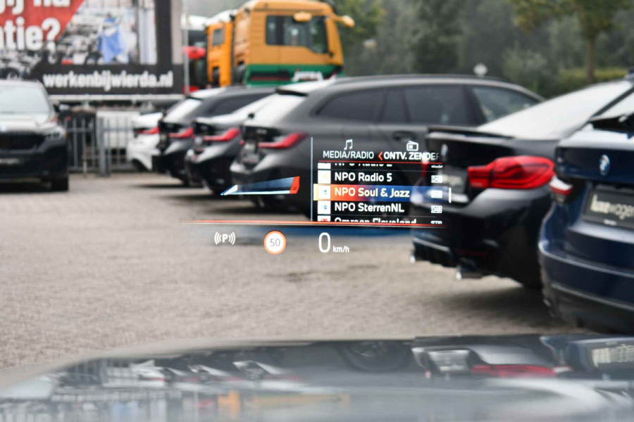 BMW 5 Serie Touring 550e xDrive M-Sport Pro Pano ACC B&W 360 HUD Stoelvent