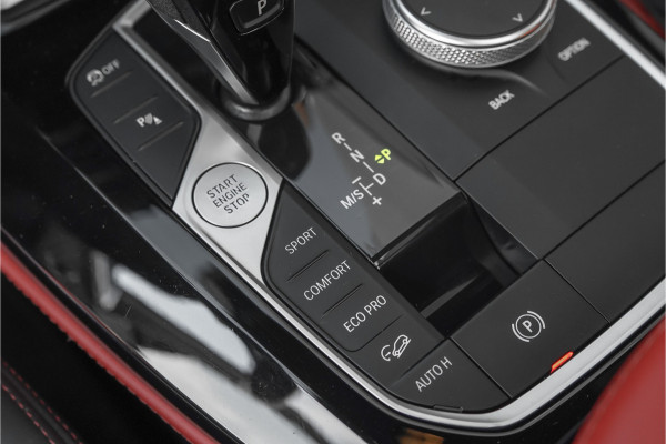 BMW X4 xDrive20i M-Sport Pano Laser Stuurverw Trekhaak Individual 20"