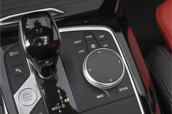 BMW X4 xDrive20i M-Sport Pano Laser Stuurverw Trekhaak Individual 20"