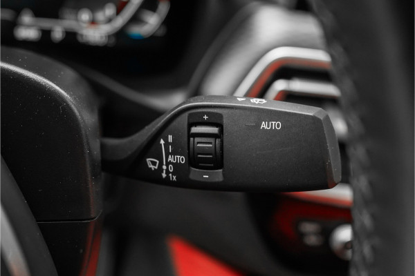 BMW X4 xDrive20i M-Sport Pano Laser Stuurverw Trekhaak Individual 20"