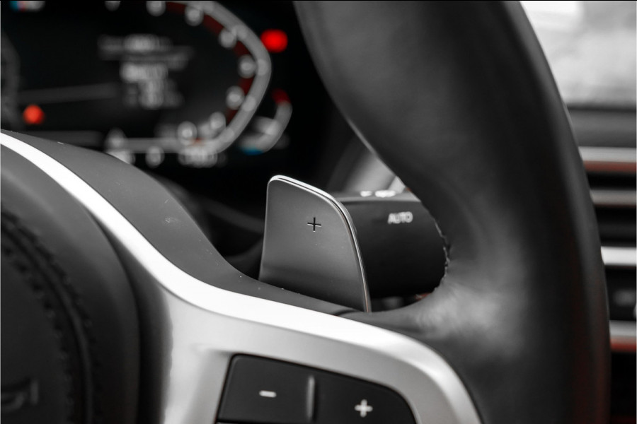 BMW X4 xDrive20i M-Sport Pano Laser Stuurverw Trekhaak Individual 20"