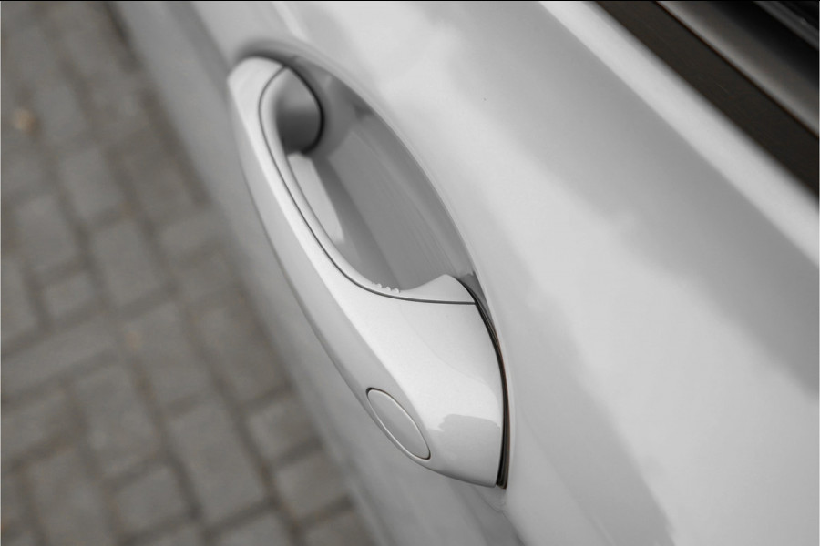 BMW X4 xDrive20i M-Sport Pano Laser Stuurverw Trekhaak Individual 20"