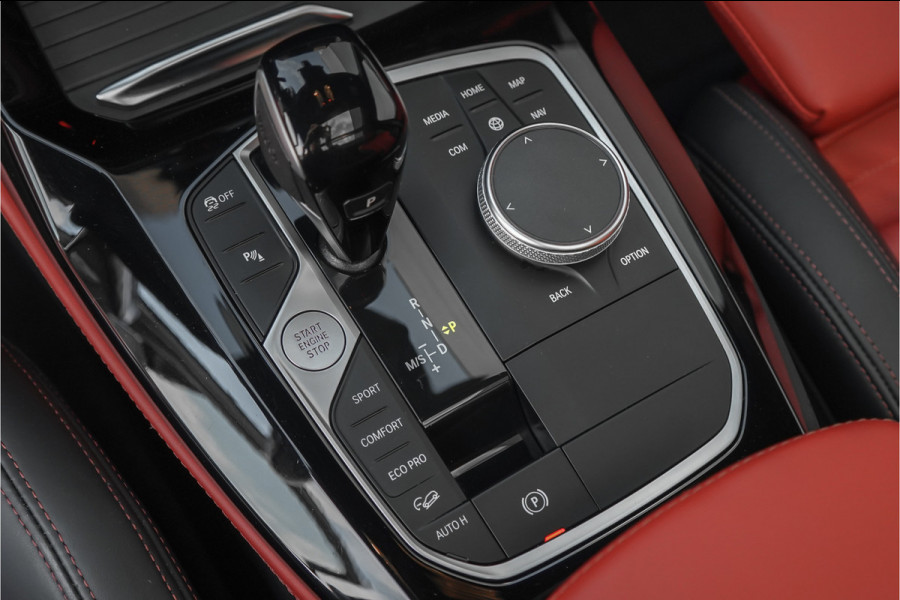 BMW X4 xDrive20i M-Sport Pano Laser Stuurverw Trekhaak Individual 20"