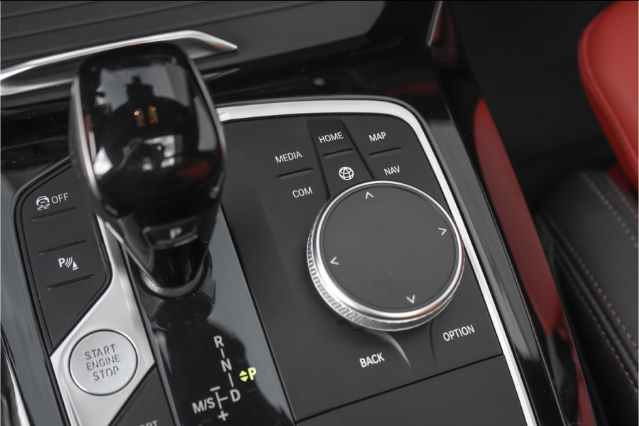 BMW X4 xDrive20i M-Sport Pano Laser Stuurverw Trekhaak Individual 20"