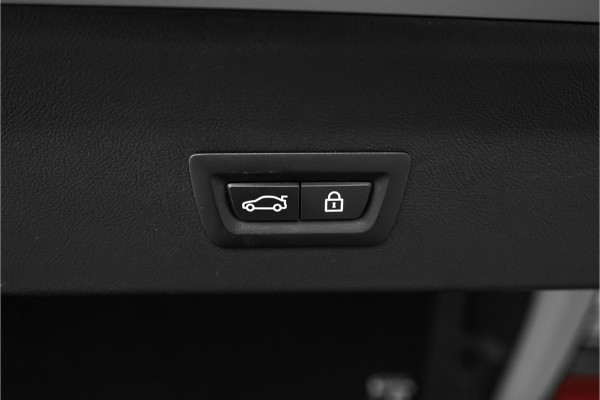 BMW X4 xDrive20i M-Sport Pano Laser Stuurverw Trekhaak Individual 20"