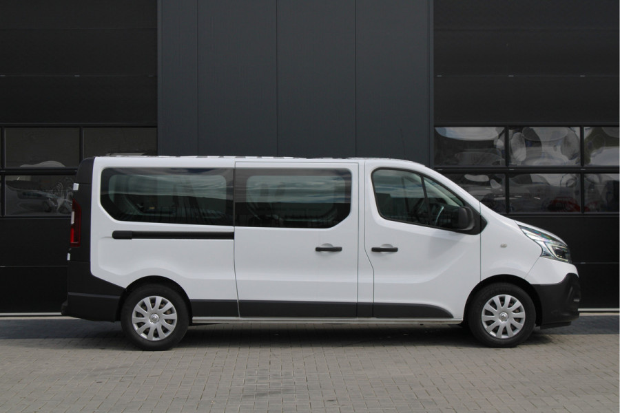 Renault Trafic Passenger 2.0 dCi 120 Grand Life 120pk 9 Zits - Prijs excl. BTW - Airco - Cruise - LED - Navi - Bluetooth - Rijklaar
