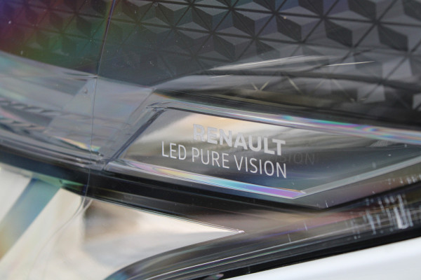 Renault Trafic Passenger 2.0 dCi 120 Grand Life 120pk 9 Zits - Prijs excl. BTW - Airco - Cruise - LED - Navi - Bluetooth - Rijklaar