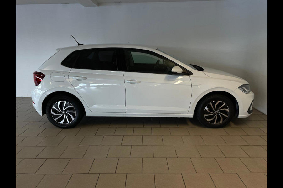 Volkswagen Polo 1.0 TSI Life NW MODEL CRUISE ADAPTIEF APPLE CARPLAY PARKEERSENSOREN LMV PRIVACY GLAS