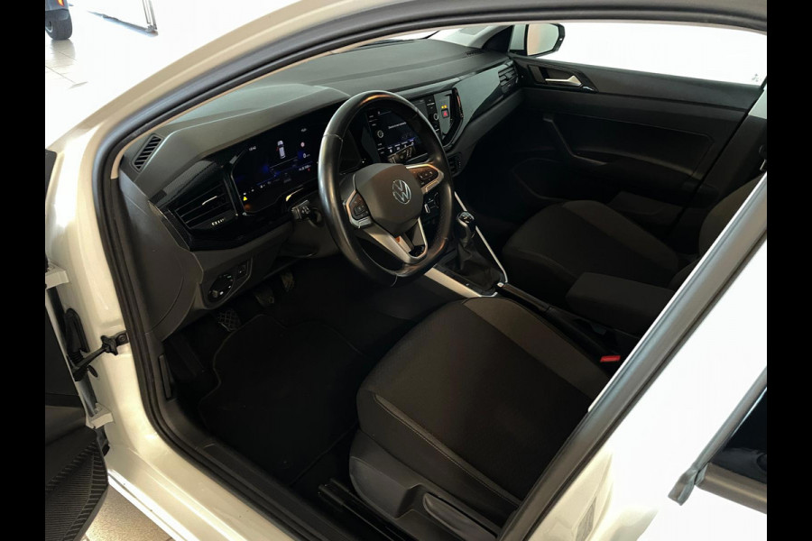 Volkswagen Polo 1.0 TSI Life NW MODEL CRUISE ADAPTIEF APPLE CARPLAY PARKEERSENSOREN LMV PRIVACY GLAS