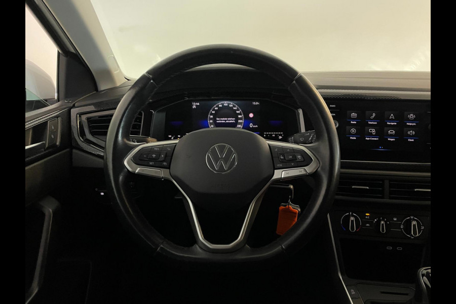 Volkswagen Polo 1.0 TSI Life NW MODEL CRUISE ADAPTIEF APPLE CARPLAY PARKEERSENSOREN LMV PRIVACY GLAS