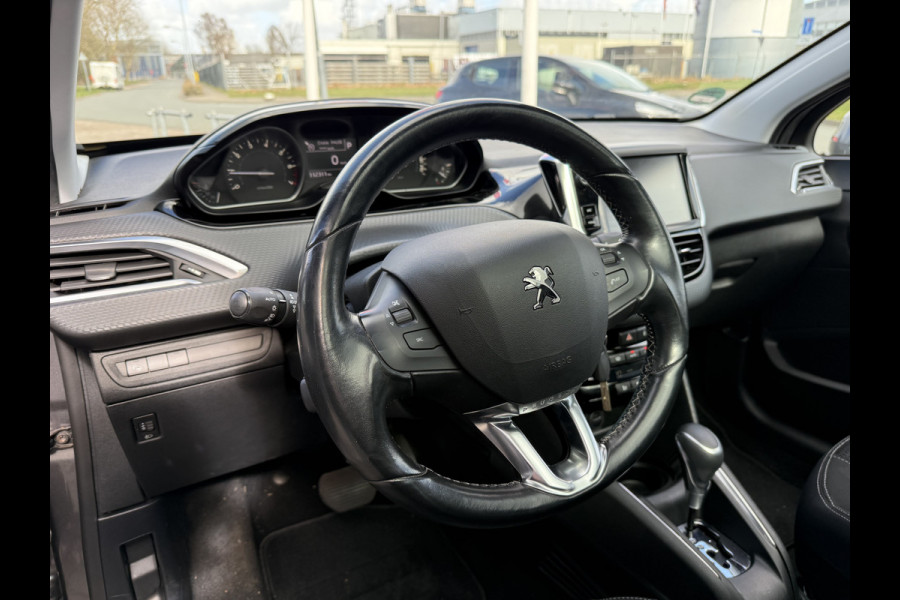 Peugeot 208 BWJ 2018 | 1.2T 111PK Tech Ed. AUTOMAAT | PANO DAK | CLIMA | NAVI | CAMERA A | CARPLAY | PRIVACY GLASS | PDC