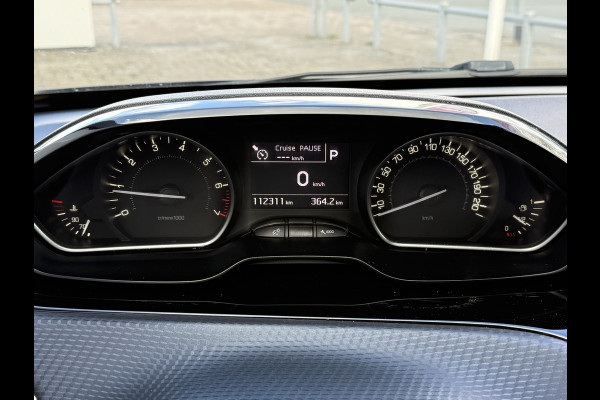 Peugeot 208 BWJ 2018 | 1.2T 111PK Tech Ed. AUTOMAAT | PANO DAK | CLIMA | NAVI | CAMERA A | CARPLAY | PRIVACY GLASS | PDC