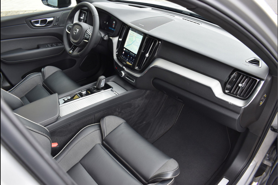 Volvo XC60 2.0 T6 Plug-in hybrid AWD R-Design 350 Pk SOH 93% Pano Trekhaak H/K Memory 360 Camera HUD 20 Inch