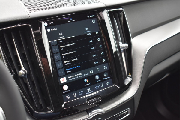 Volvo XC60 2.0 T6 Plug-in hybrid AWD R-Design 350 Pk SOH 93% Pano Trekhaak H/K Memory 360 Camera HUD 20 Inch