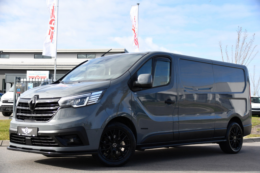 Renault Trafic 2.0 Blue dCi 170 T30 L2H1 Black Edition FULL OPTIONS! Adaptieve Cruise, Camera, Carplay, 170pk, Stoelverwarming, Trekhaak, LED, Automaat, Uniek!