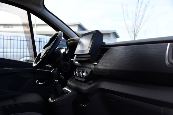 Renault Trafic 2.0 Blue dCi 170 T30 L2H1 Black Edition FULL OPTIONS! Adaptieve Cruise, Camera, Carplay, 170pk, Stoelverwarming, Trekhaak, LED, Automaat, Uniek!