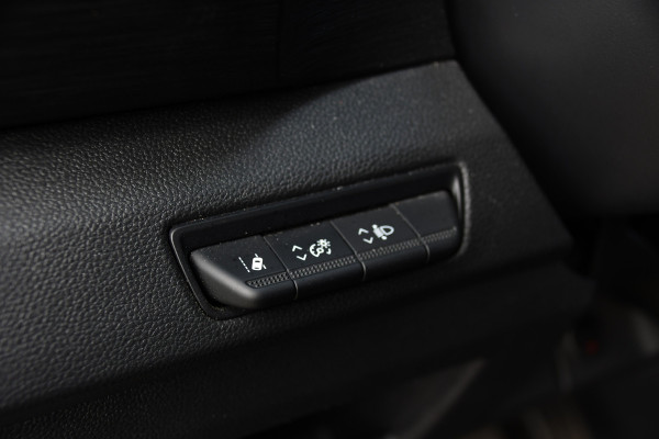 Renault Trafic 2.0 Blue dCi 170 T30 L2H1 Black Edition FULL OPTIONS! Adaptieve Cruise, Camera, Carplay, 170pk, Stoelverwarming, Trekhaak, LED, Automaat, Uniek!