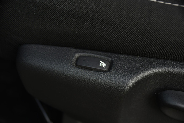 Renault Trafic 2.0 Blue dCi 170 T30 L2H1 Black Edition FULL OPTIONS! Adaptieve Cruise, Camera, Carplay, 170pk, Stoelverwarming, Trekhaak, LED, Automaat, Uniek!