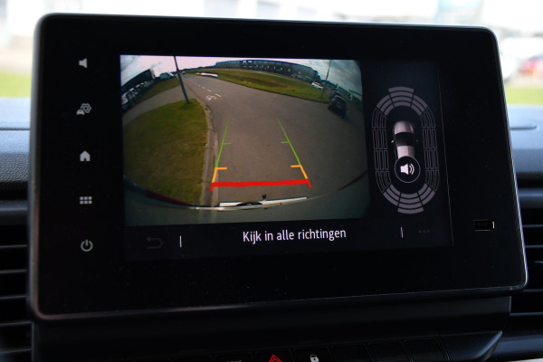 Renault Trafic 2.0 Blue dCi 170 T30 L2H1 Black Edition FULL OPTIONS! Adaptieve Cruise, Camera, Carplay, 170pk, Stoelverwarming, Trekhaak, LED, Automaat, Uniek!