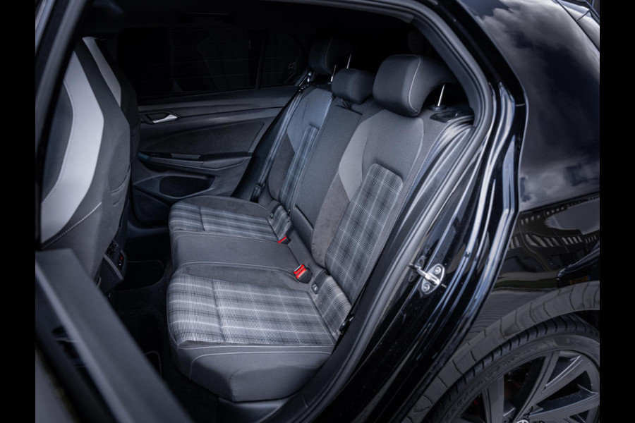 Volkswagen Golf 2.0 TDI GTD - BTW! l Pano l Sfeer l Camera l ACC