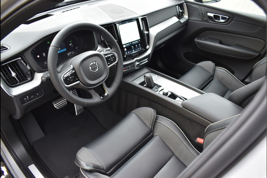 Volvo XC60 2.0 T6 Plug-in hybrid AWD R-Design 350 Pk SOH 93% Pano Trekhaak H/K Memory 360 Camera HUD 20 Inch