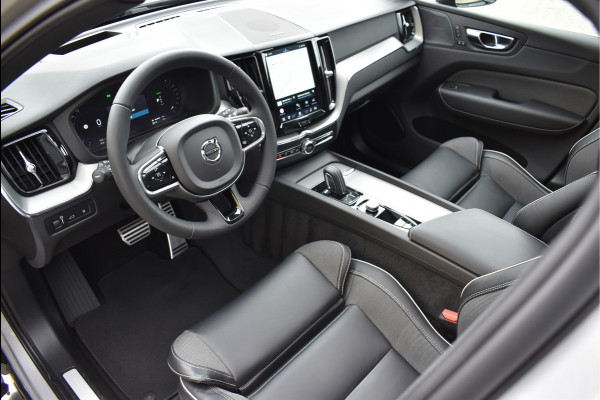 Volvo XC60 2.0 T6 Plug-in hybrid AWD R-Design 350 Pk SOH 93% Pano Trekhaak H/K Memory 360 Camera HUD 20 Inch