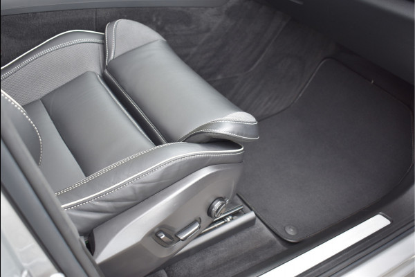 Volvo XC60 2.0 T6 Plug-in hybrid AWD R-Design 350 Pk SOH 93% Pano Trekhaak H/K Memory 360 Camera HUD 20 Inch