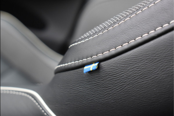 Volvo XC60 2.0 T6 Plug-in hybrid AWD R-Design 350 Pk SOH 93% Pano Trekhaak H/K Memory 360 Camera HUD 20 Inch