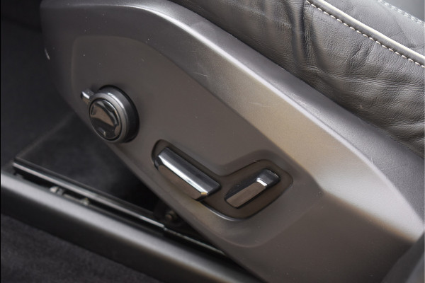 Volvo XC60 2.0 T6 Plug-in hybrid AWD R-Design 350 Pk SOH 93% Pano Trekhaak H/K Memory 360 Camera HUD 20 Inch