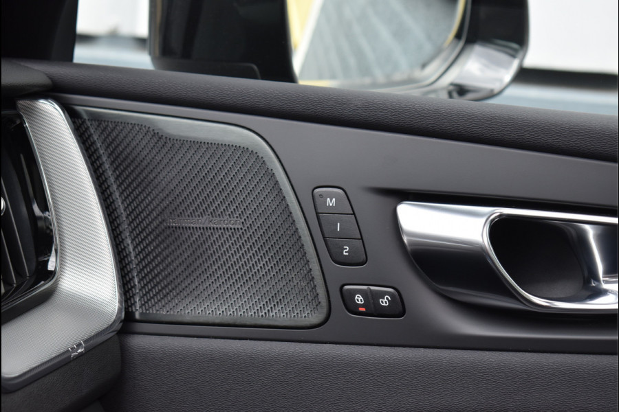 Volvo XC60 2.0 T6 Plug-in hybrid AWD R-Design 350 Pk SOH 93% Pano Trekhaak H/K Memory 360 Camera HUD 20 Inch