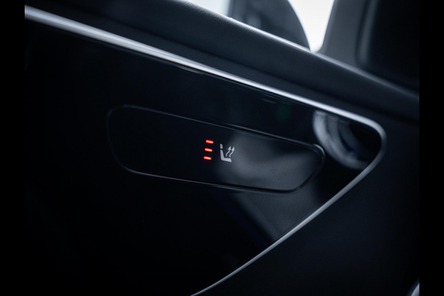 Mercedes-Benz C-Klasse C300 e AMG Line l Dealer O.H l 1e eig l ACC l Sfeerverlicht. l Burmester