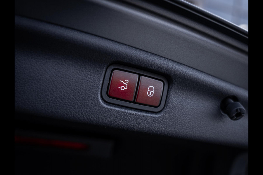 Mercedes-Benz C-Klasse C300 e AMG Line l Dealer O.H l 1e eig l ACC l Sfeerverlicht. l Burmester