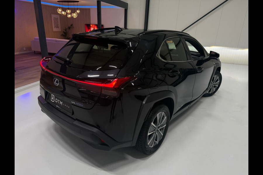Lexus UX 300e Business 54 kWh Led Leder Memory Carplay Clima Camera 10 Jaar Garantie