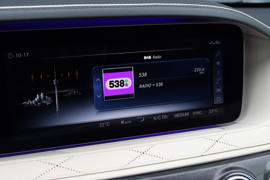 Mercedes-Benz S-Klasse 560 4MATIC Lang AMG Line Premium+ | V8 | Distronic+ | Panoramadak | Memory | Burmester | Stoelventilatie | Soft-Close | HUD | Surround Camera | Keyless Go | Zonweringspakket |