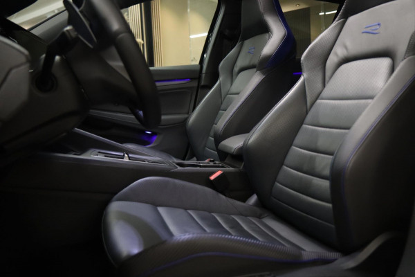 Volkswagen Golf 2.0 TSI R 4Motion PERFORMANCE AKRA/PANO/HUD/IQ/H-K/BOMVOL