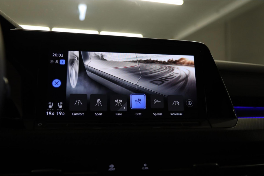 Volkswagen Golf 2.0 TSI R 4Motion PERFORMANCE AKRA/PANO/HUD/IQ/H-K/BOMVOL