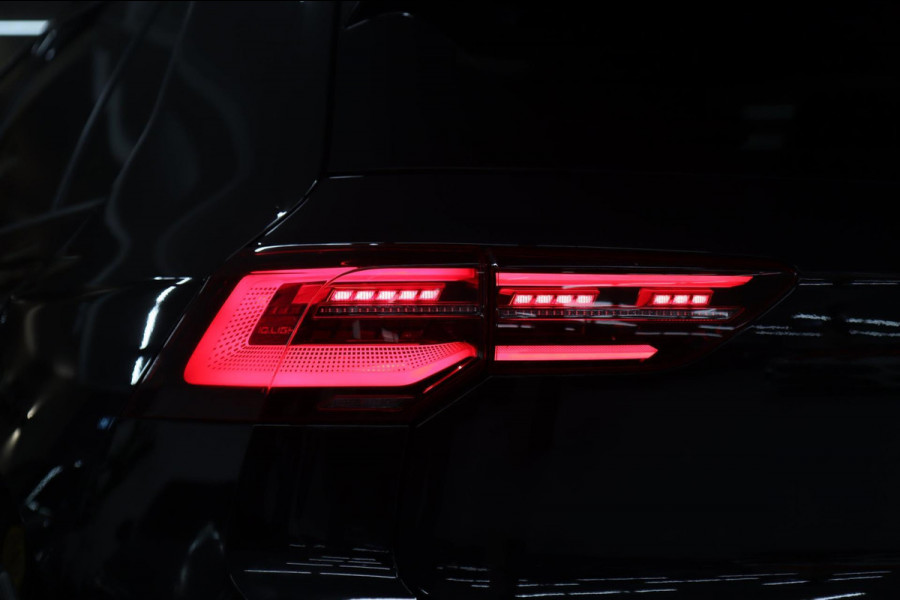 Volkswagen Golf 2.0 TSI R 4Motion PERFORMANCE AKRA/PANO/HUD/IQ/H-K/BOMVOL