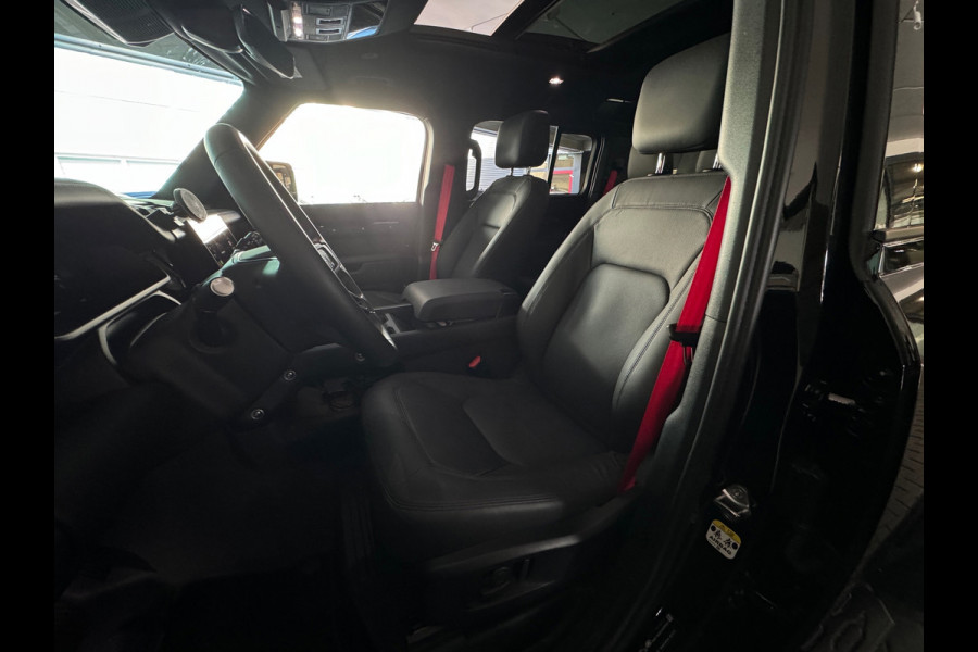 Land Rover Defender 110 2.0 P300e 110 X-Dynamic SE Pano|URBAN