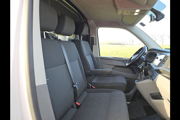 Volkswagen Transporter 2.0 TDI L2H1 150Pk Airco Automaat Achterdeuren Euro6!