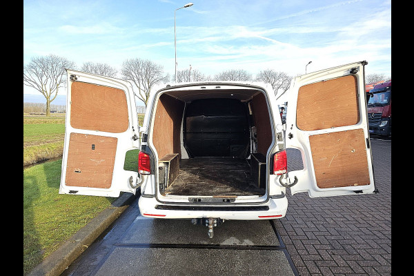 Volkswagen Transporter 2.0 TDI L2H1 150Pk Airco Automaat Achterdeuren Euro6!