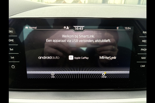 Škoda Kamiq 1.0 TSi 115pk Business Edition PANORAMADAK/VIRTUAL/CAMERA/PDC/19INCH/TREKHAAK