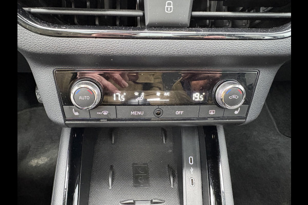 Škoda Kamiq 1.0 TSi 115pk Business Edition PANORAMADAK/VIRTUAL/CAMERA/PDC/19INCH/TREKHAAK